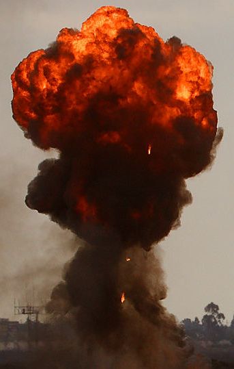爆発炎上